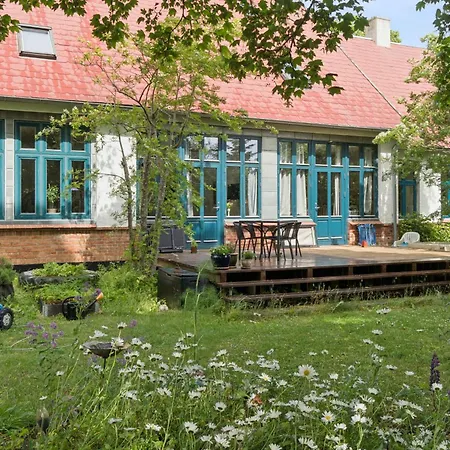 Part Of A Closed-down Village School, Апартаменты